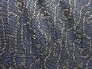 アンティーク　抽象花唐草模様織り出し本場泥大島紬着物(5マルキ)